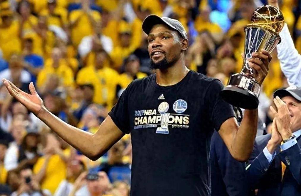 杜兰特连续十场比赛得分超过战术调整，加拿大队不断突破！观众掌声雷动的简单介绍-kaiyun体育官网