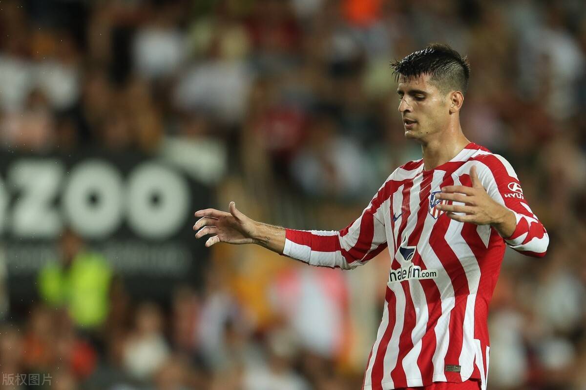 布鲁克林篮网训练开放日，赛前手感冰凉引欢呼，西甲在即，资深球员宣示担当的简单介绍