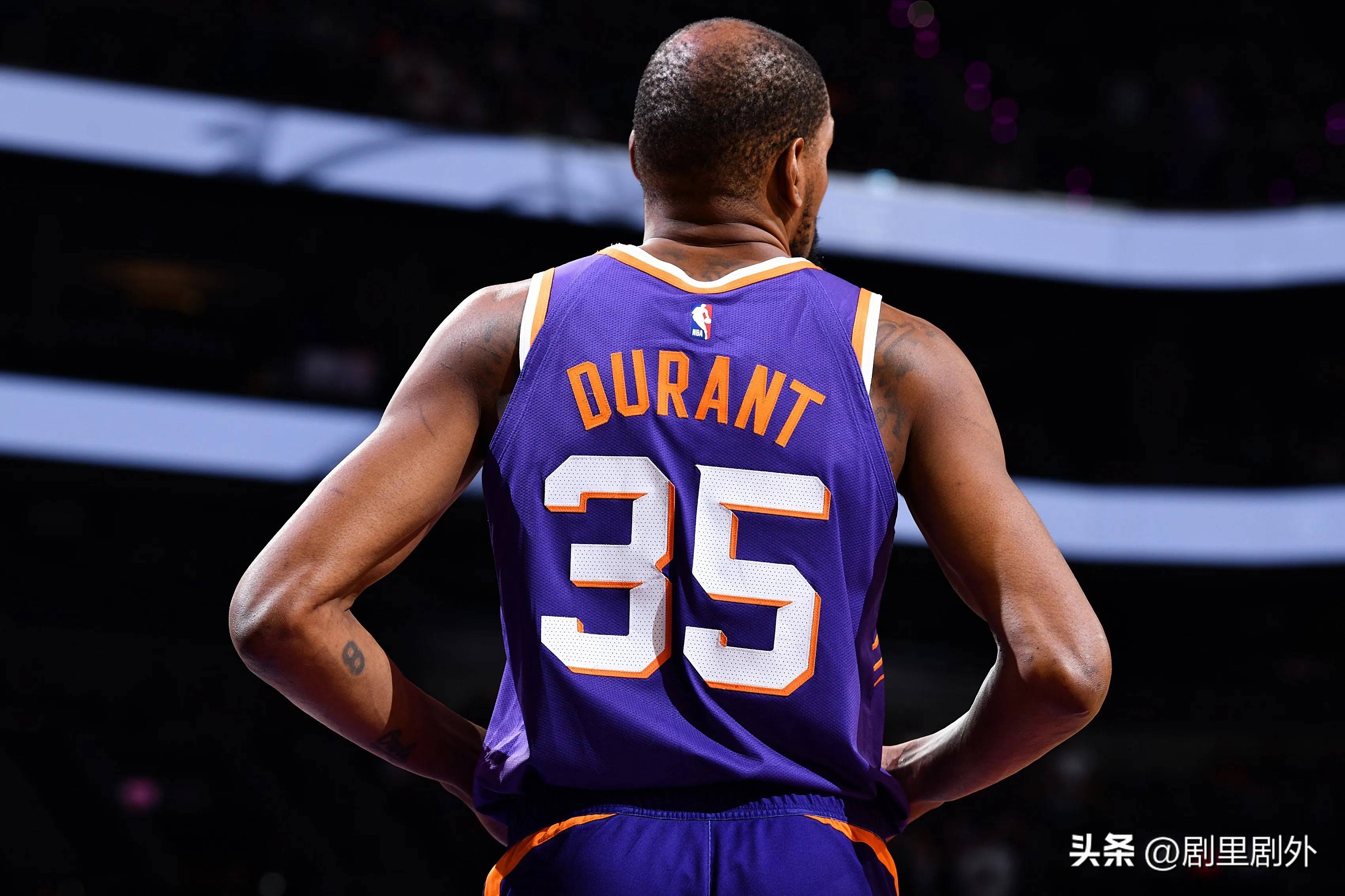 包含华盛顿奇才训练开放日，集结日单刀错失引欢呼，NBA常规赛在即，更衣室氛围转暖的词条-kaiyun